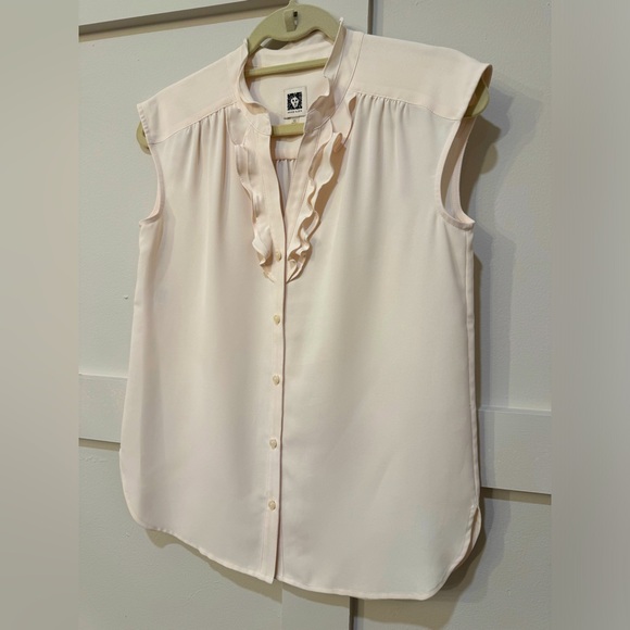 Anne Klein Cream Ruffle Sleeved Blouse, size XS - Picture 2 of 5